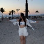 Contact-sheet preview of Hellennaa's Liveme recording