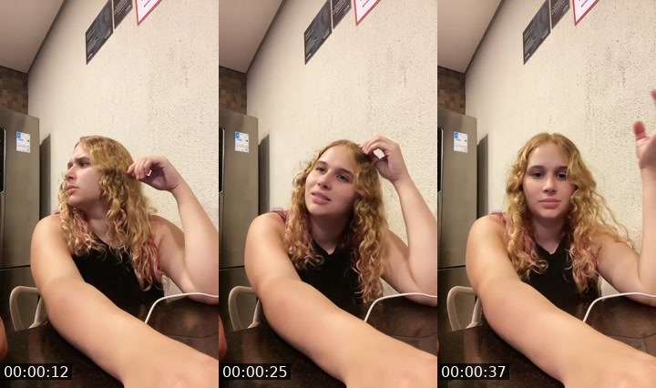 Contact-sheet preview of Loirinhaloiraaah's Liveme recording
