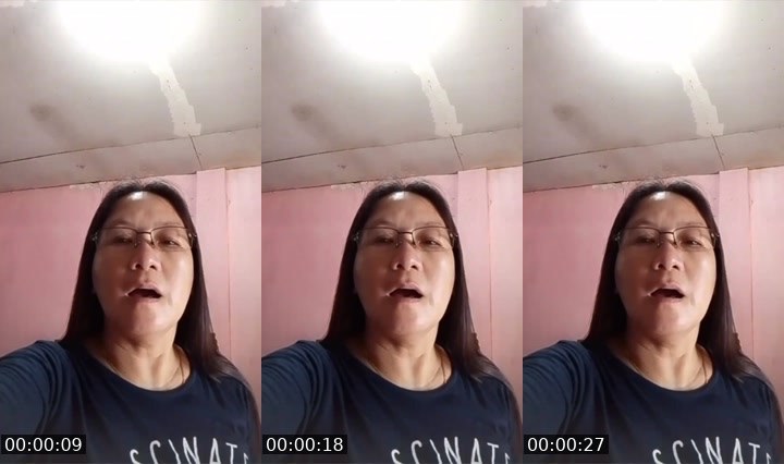 Contact-sheet preview of 🔴daisyyyy💤's Liveme recording